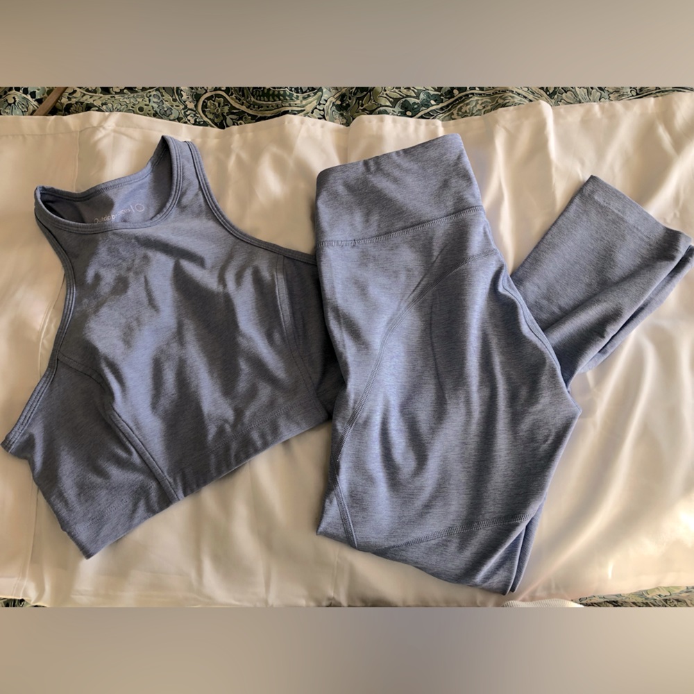 Outdoor Voices Matching Set (Venus Crop Top & 7/8 Leggings)- size S